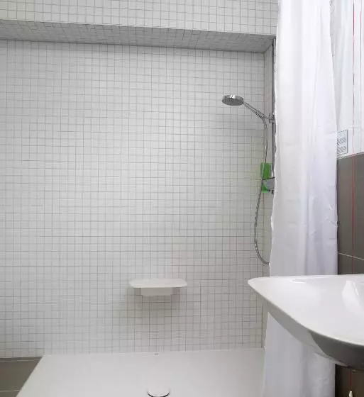 Quarto Standard para Deficientes, Mara