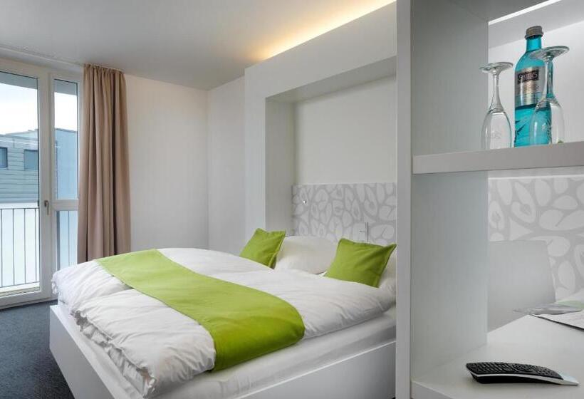 Comfort room with balcony, Mara