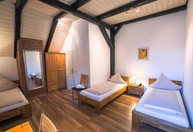 غرفة قياسية ثلاثية, Ovelgönner Hof