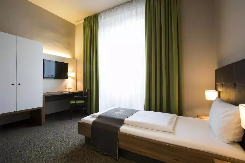 スタンダードシングルルーム, Riku Hotel Neu Ulm