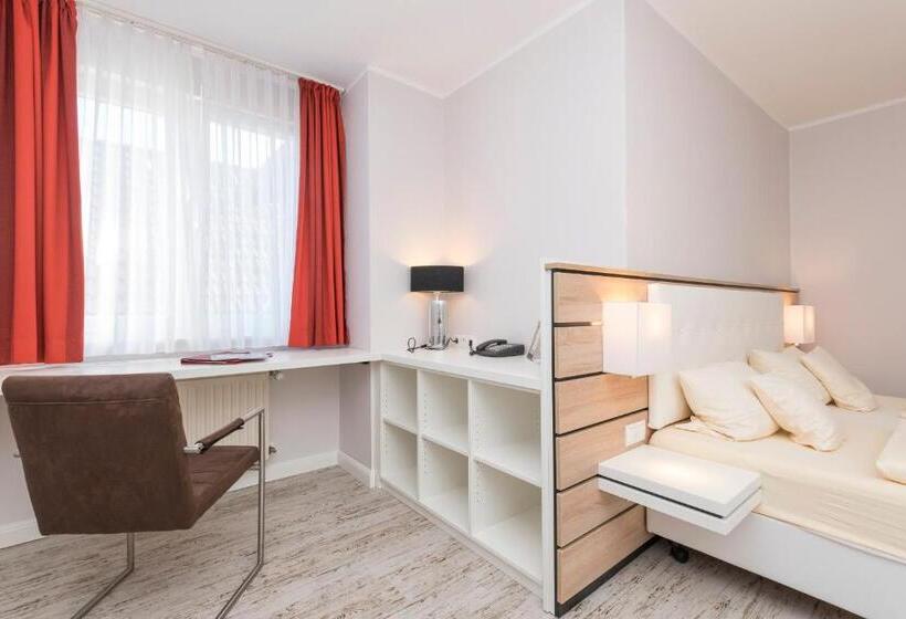 חדר סטנדרט יחיד, Tiek Superior