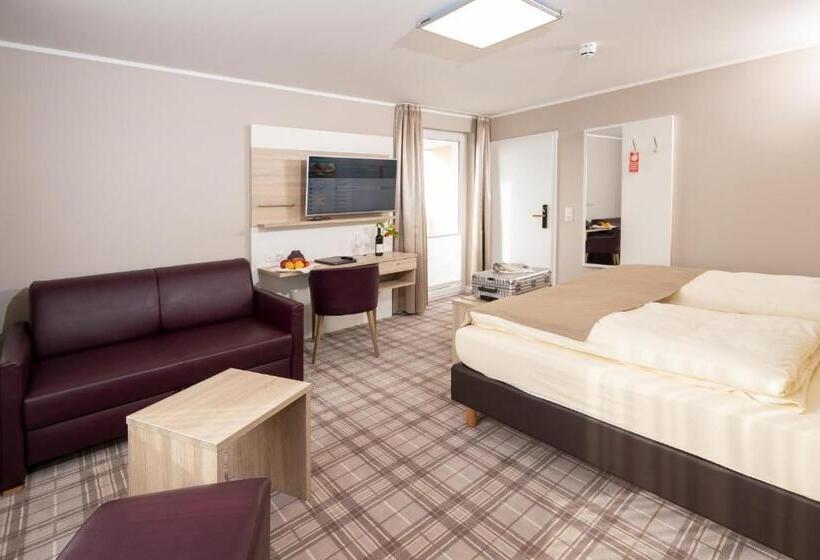 חדר סטנדרט, Tiek Superior