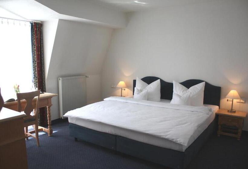 غرفة قياسية, Zur Post