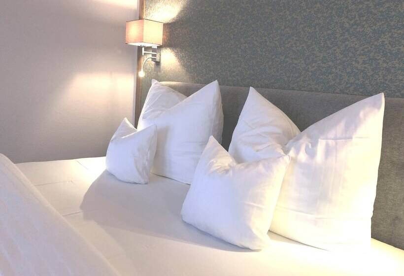 غرفة بريميوم, Zur Post