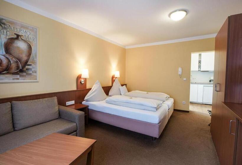 四人标准间, Park Residence