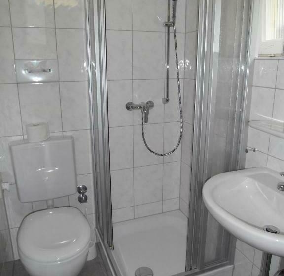 Standard Yhden Hengen Huone, Residenz