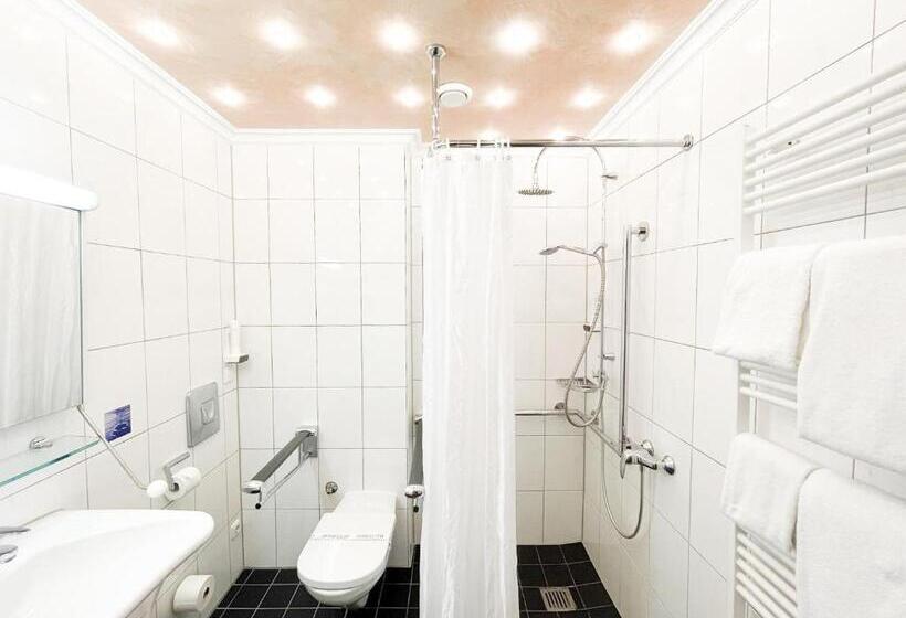 适合残疾人使用的标准间, Yachthotel Chiemsee Gmbh