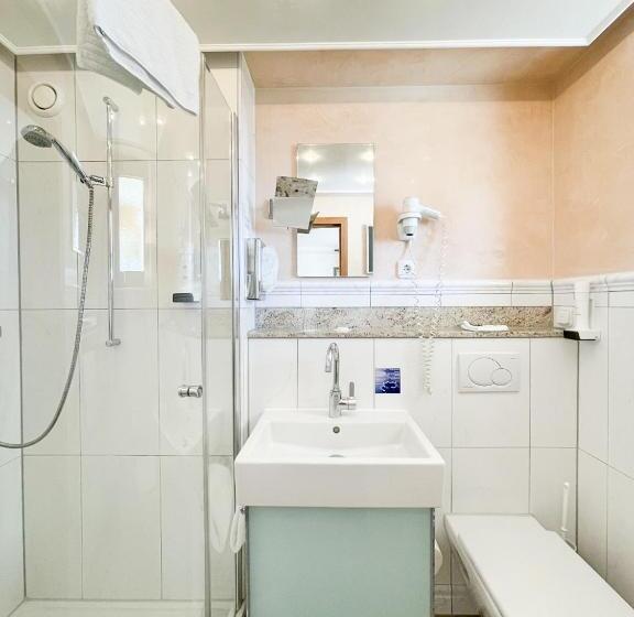 Номер Стандарт Индивидуальный, Yachthotel Chiemsee Gmbh