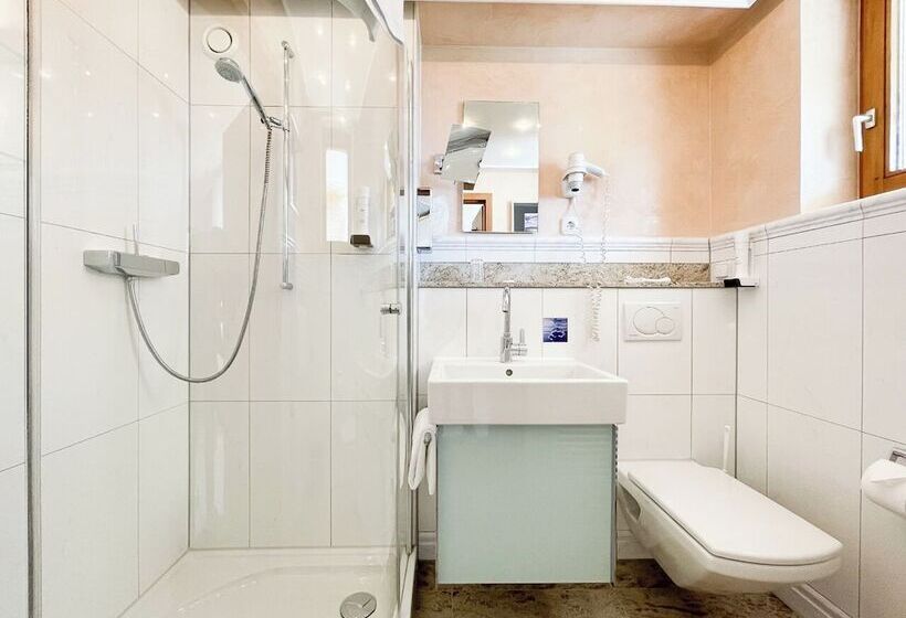 Номер Стандарт Индивидуальный, Yachthotel Chiemsee Gmbh