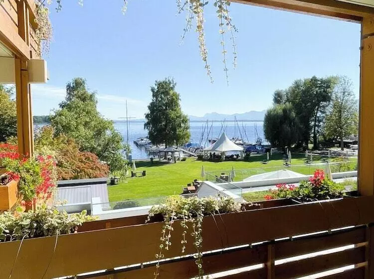スタンダードシングルルーム, Yachthotel Chiemsee Gmbh
