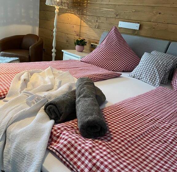 Comfort room with balcony, Alpinhotel Inzeller