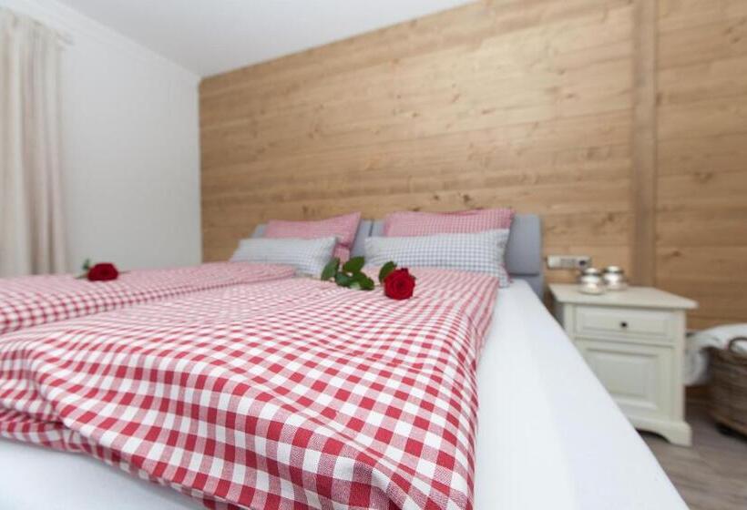 Полулюкс, Alpinhotel Inzeller