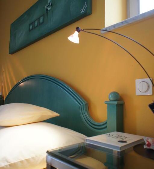 标准单人间, Angerresidenz