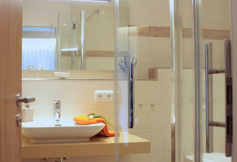 小型套房带阳台, Pension Fortuna