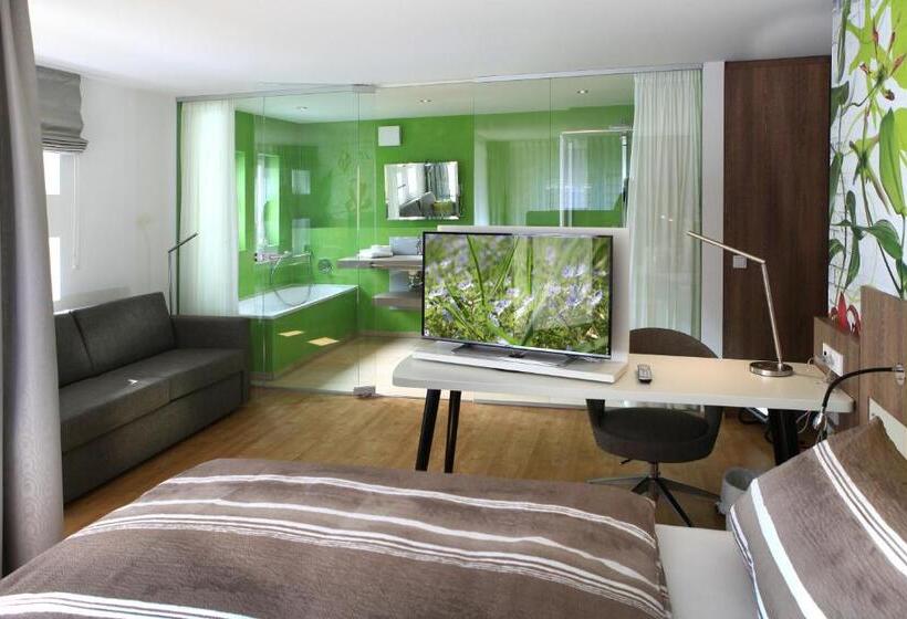 Comfort room with balcony, Adler