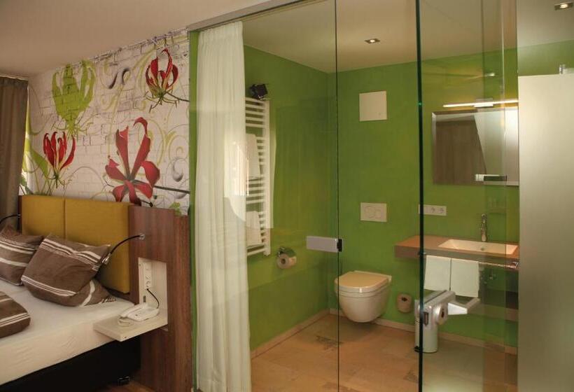 Comfort room with balcony, Adler