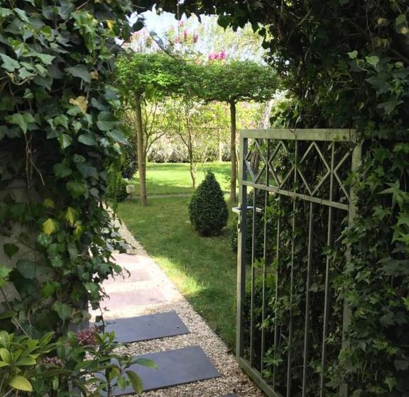 شقة غرفة واحدة, Ahrbella