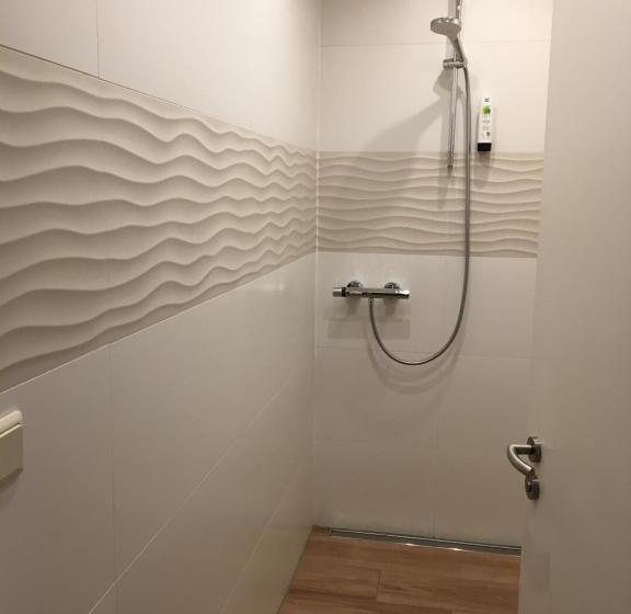 غرفة قياسية فردية, Ahrbella