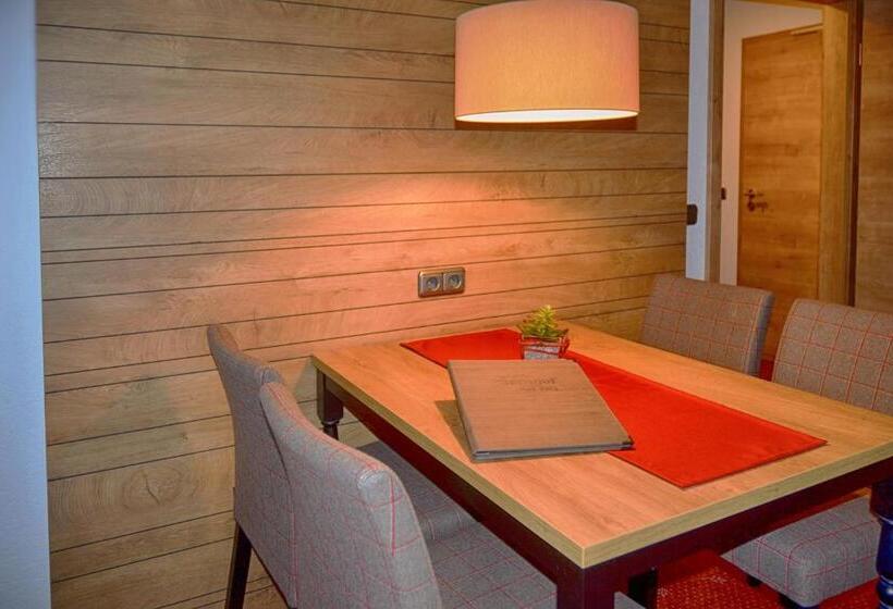 Quarto Estandar com Sacada, Alpenhof