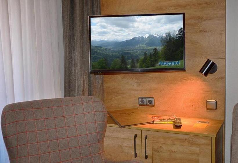 Трехместный Номер Стандарт с Балконом, Alpenhof