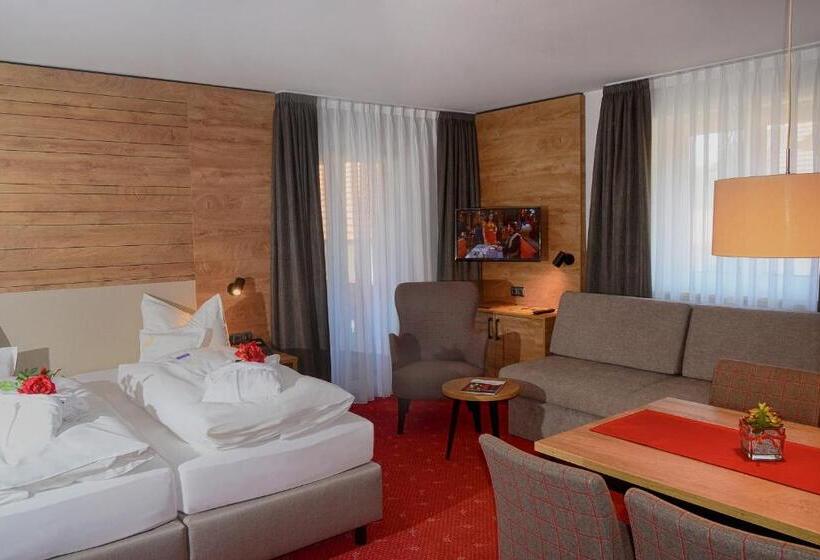 Quarto Triplo Estandar com Sacada, Alpenhof