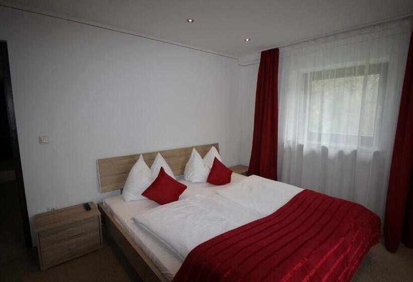 침실 3개 아파트, Alpinaros