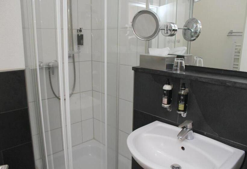 スタンダードシングルルーム, Am Hirschgarten