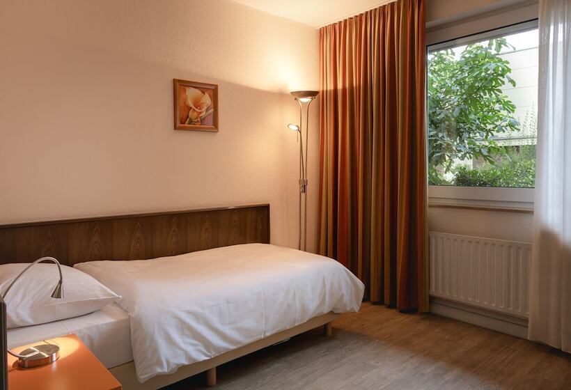 غرفة قياسية فردية, Astra