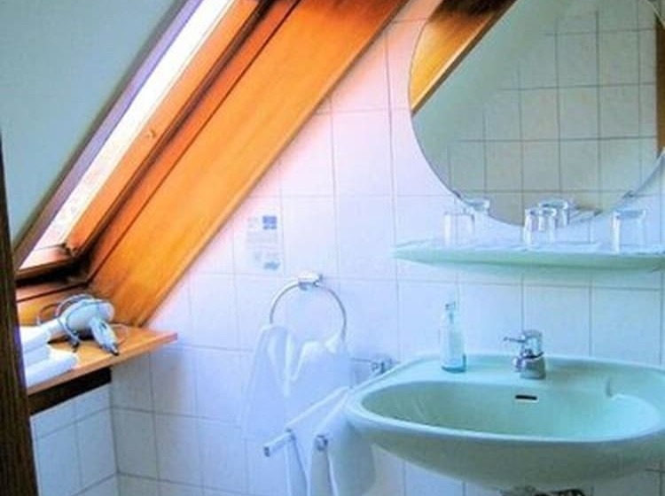 غرفة قياسية ثلاثية, Fernblick