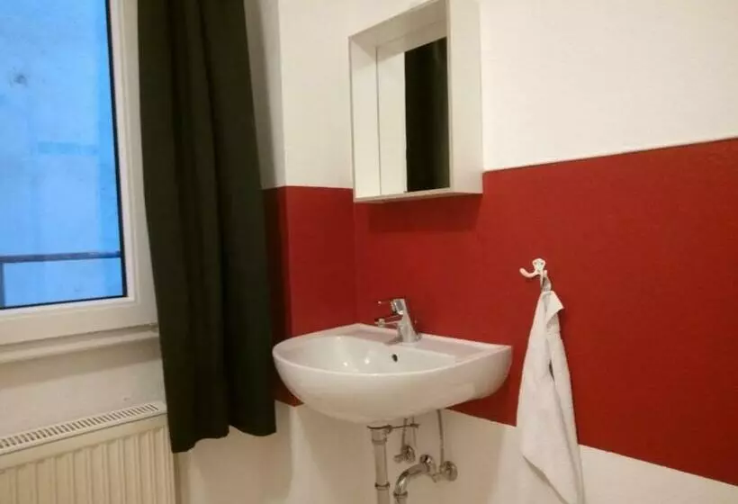 اتاق استاندارد یک نفره, Hostel 45