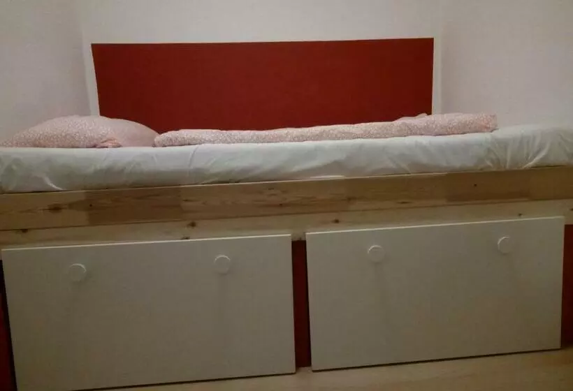 اتاق استاندارد یک نفره, Hostel 45