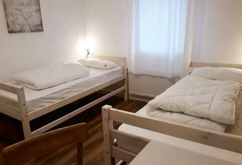 اتاق استاندارد, Hostel 45