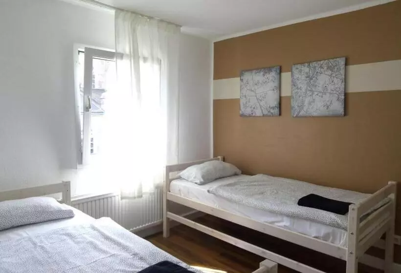 اتاق استاندارد, Hostel 45