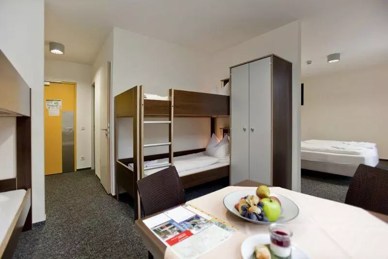 スタンダード４人部屋, Jugendherberge Düsseldorf