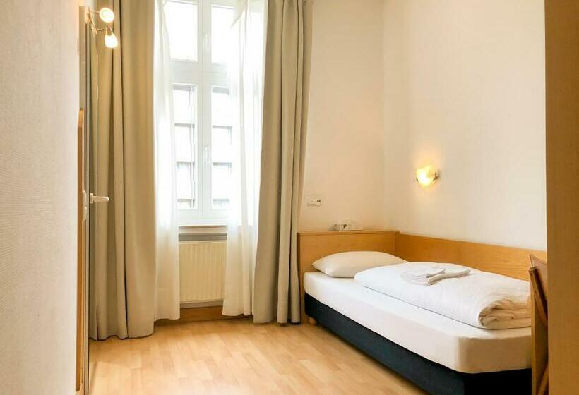 غرفة قياسية فردية, Moon