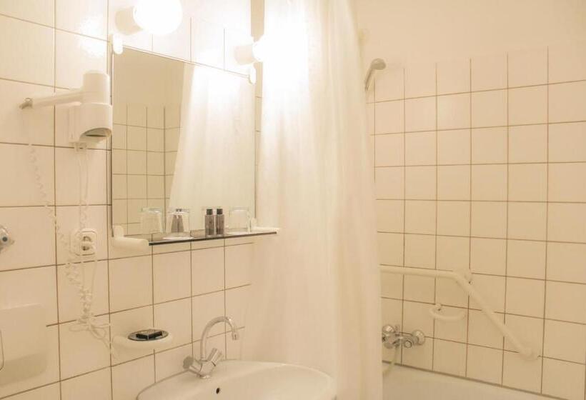 غرفة قياسية, Moon