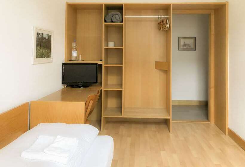 غرفة قياسية فردية, Moon