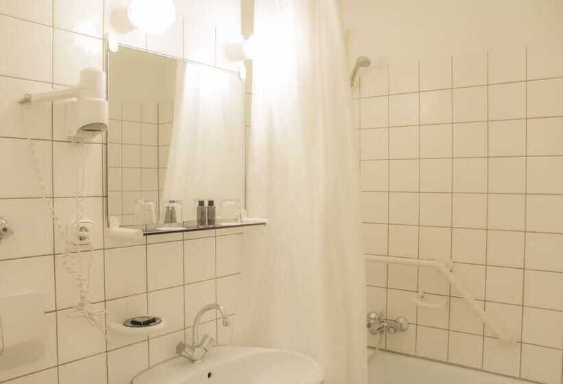 غرفة قياسية فردية, Moon