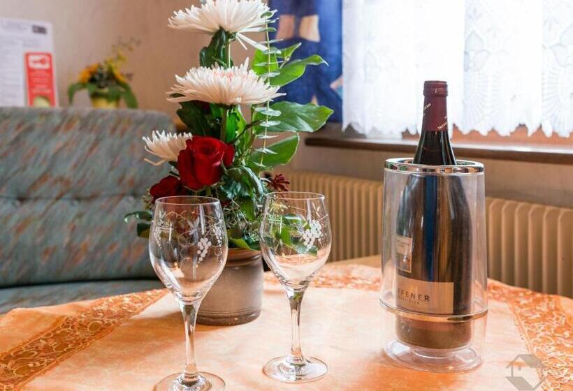 Номер Стандарт, Restaurant Alte Linde