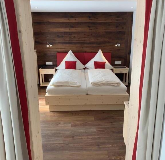 Standard Room, Restaurant Neu Meran