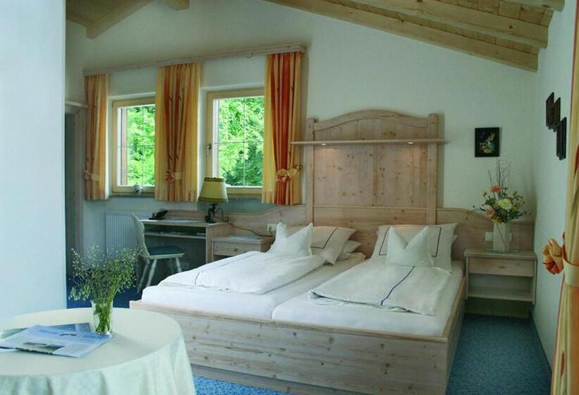 Standard Room, Restaurant Neu Meran