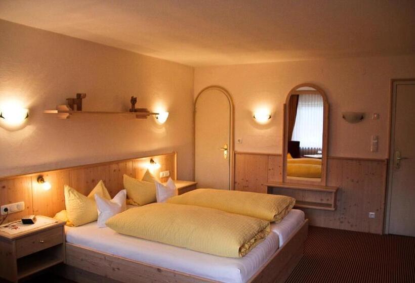 Standard Room, Restaurant Neu Meran