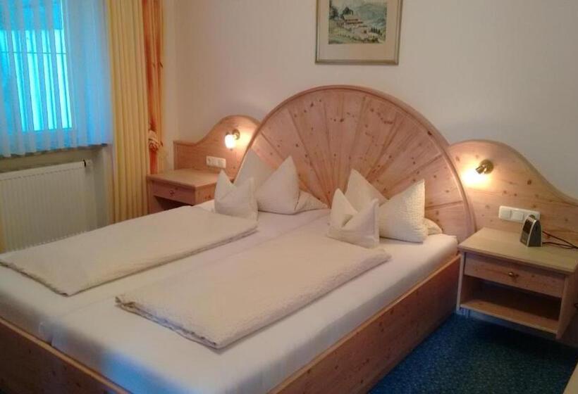 Standard Room, Restaurant Neu Meran