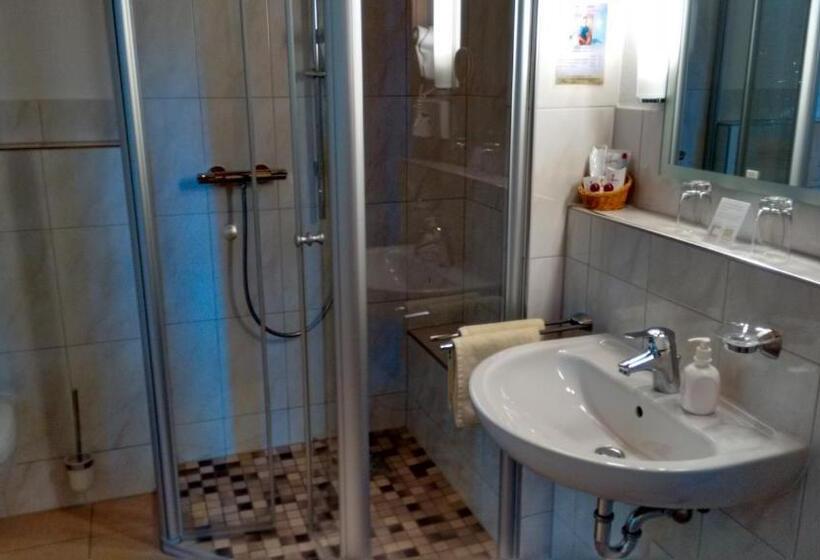 Standard Room, Restaurant Neu Meran