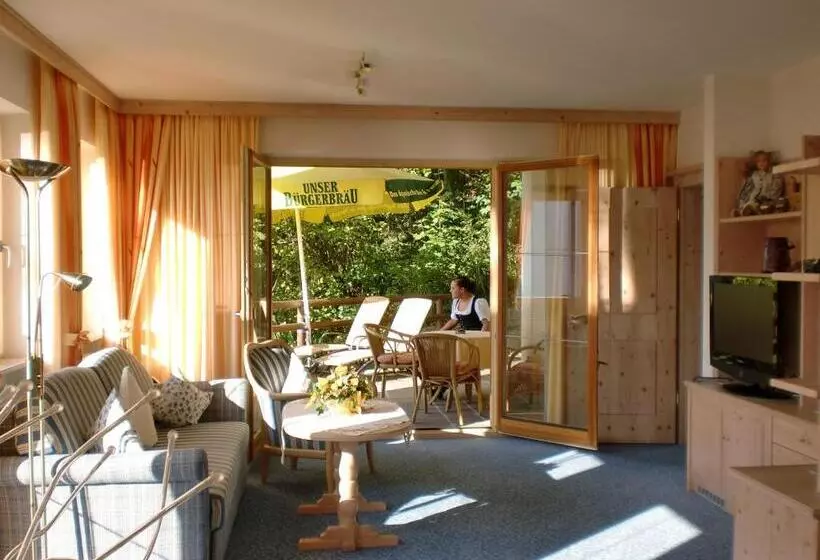 デラックススイート, Restaurant Neu Meran