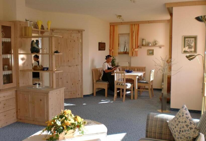 Deluxe Suite, Restaurant Neu Meran