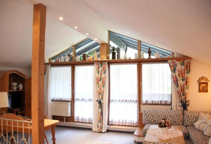 1 Bedroom Apartment, Restaurant Neu Meran