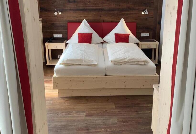 Standard Room, Restaurant Neu Meran