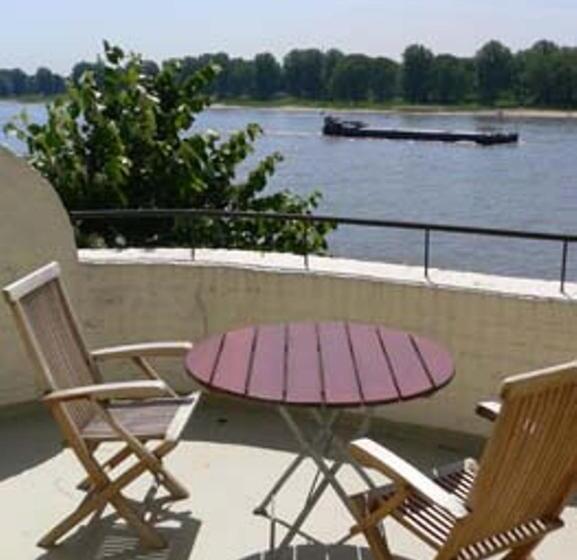 Junior Suite, Schnellenburg