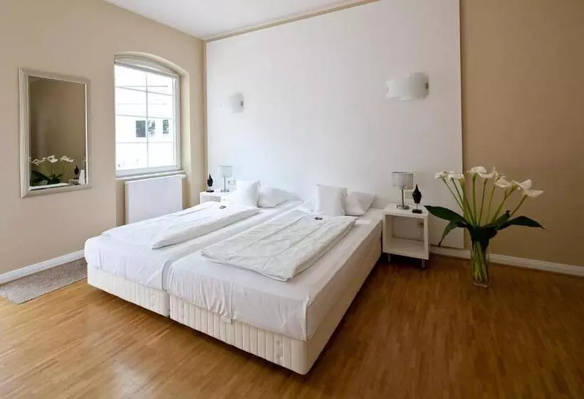 Standard Room, Schnellenburg